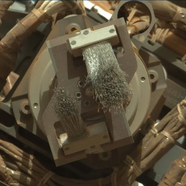 Sol 2665: Mast Camera (Mastcam)