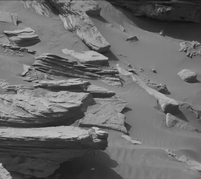 Sol 2665: Mast Camera (Mastcam)