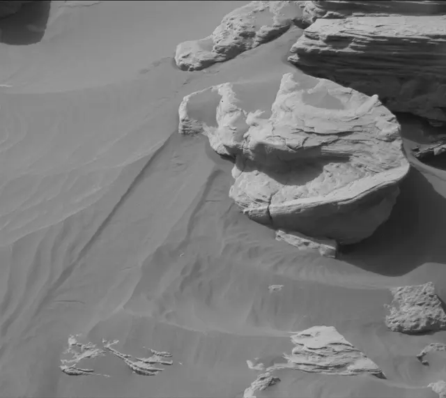 Sol 2665: Mast Camera (Mastcam)