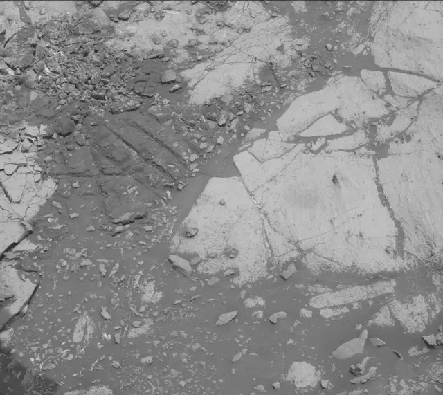 Sol 2666: Mast Camera (Mastcam)