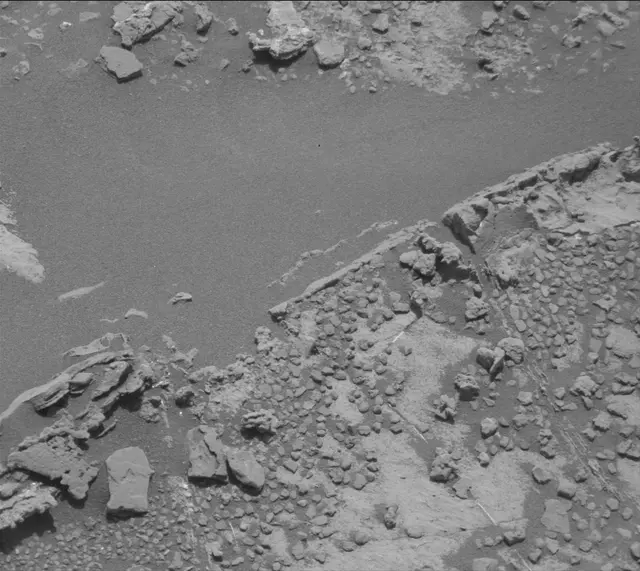 Sol 2666: Mast Camera (Mastcam)