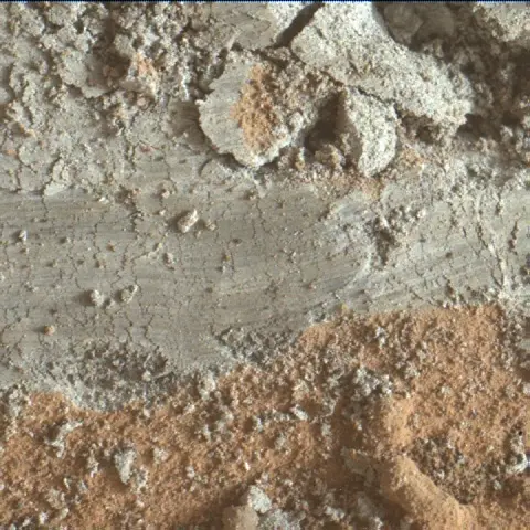 Sol 2666: Mars Hand Lens Imager (MAHLI)