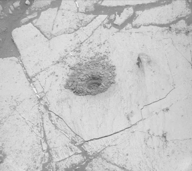 Sol 2670: Mast Camera (Mastcam)