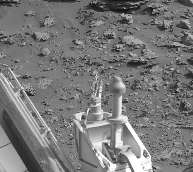 Sol 2671: Mast Camera (Mastcam)