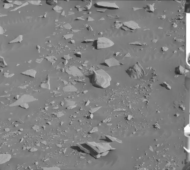 Sol 2671: Mast Camera (Mastcam)