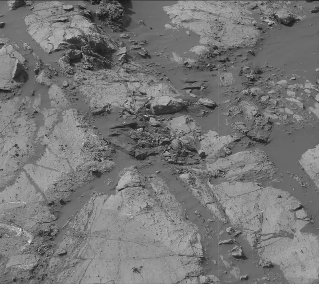 Sol 2671: Mast Camera (Mastcam)