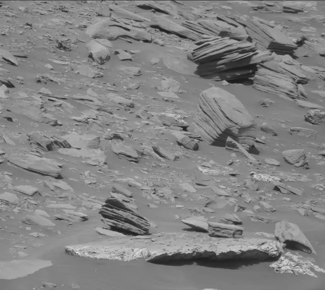 Sol 2671: Mast Camera (Mastcam)