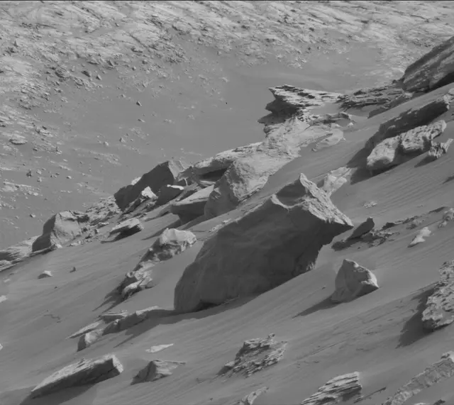 Sol 2671: Mast Camera (Mastcam)