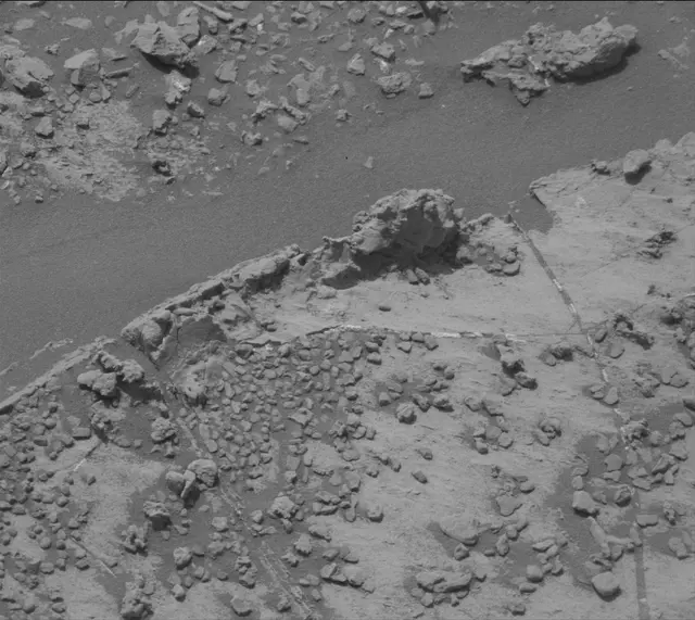 Sol 2672: Mast Camera (Mastcam)
