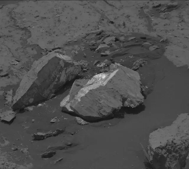 Sol 2672: Mast Camera (Mastcam)