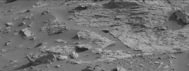 Sol 2679: Mast Camera (Mastcam)