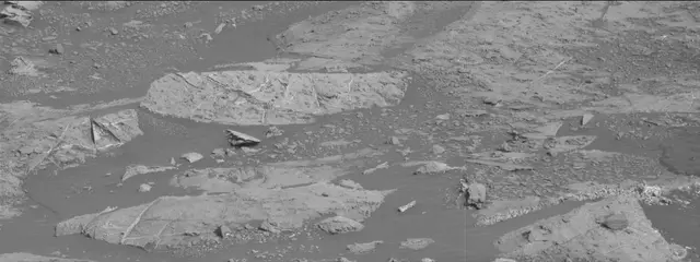 Sol 2679: Mast Camera (Mastcam)