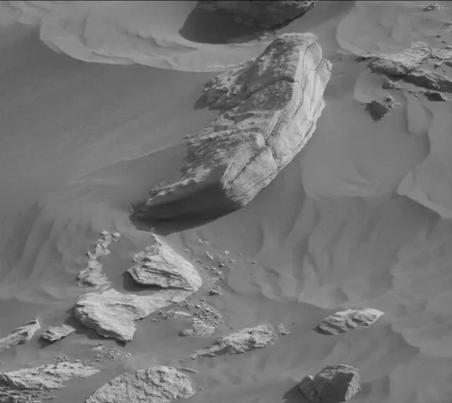 Sol 2679: Mast Camera (Mastcam)