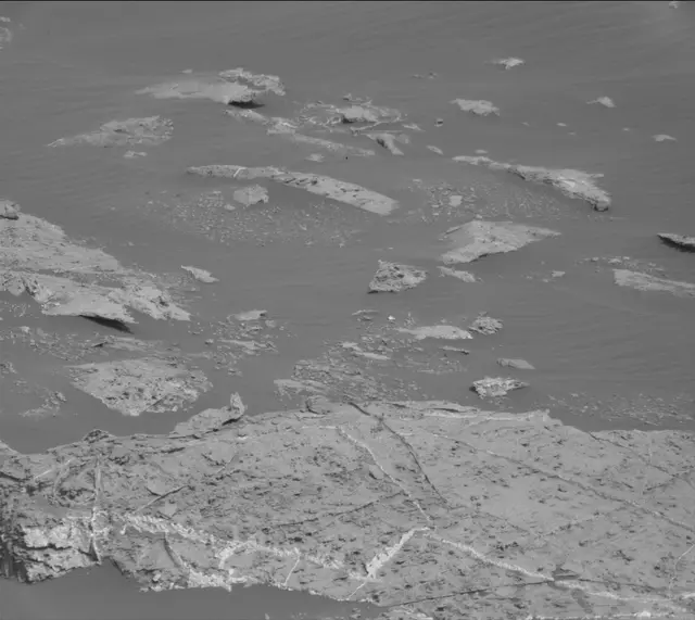 Sol 2679: Mast Camera (Mastcam)