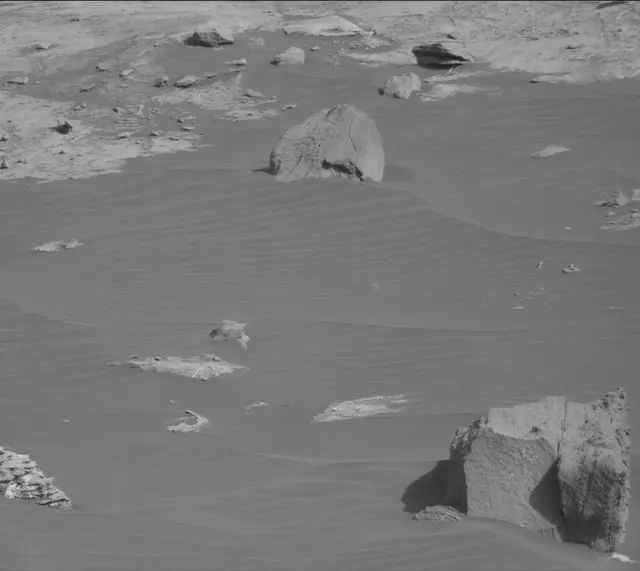 Sol 2679: Mast Camera (Mastcam)