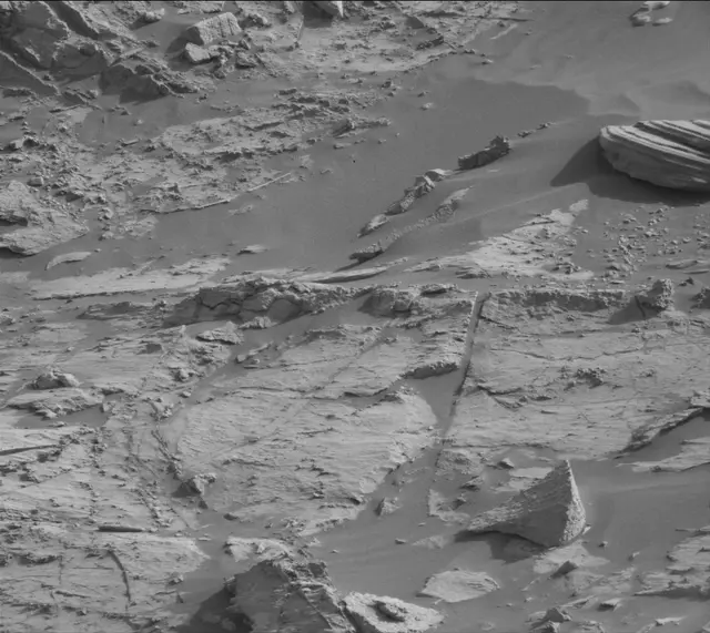 Sol 2679: Mast Camera (Mastcam)