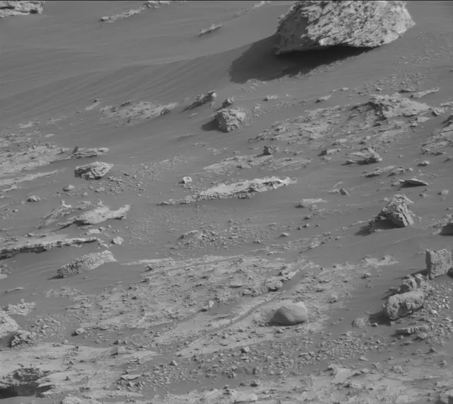 Sol 2679: Mast Camera (Mastcam)