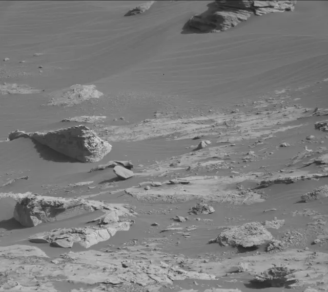Sol 2679: Mast Camera (Mastcam)