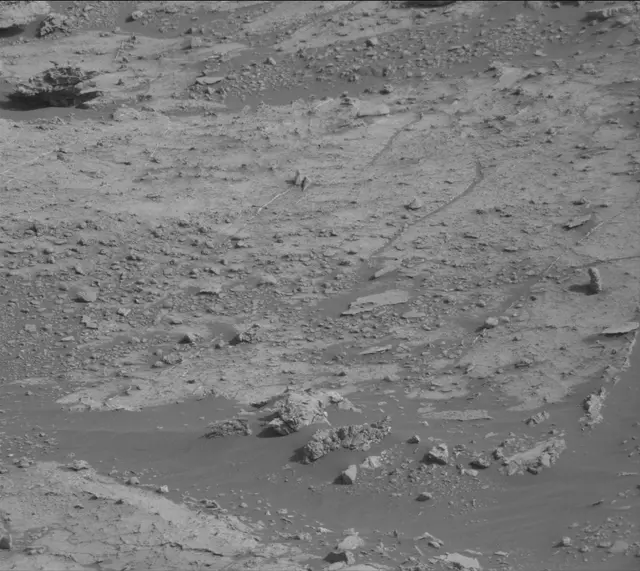 Sol 2679: Mast Camera (Mastcam)