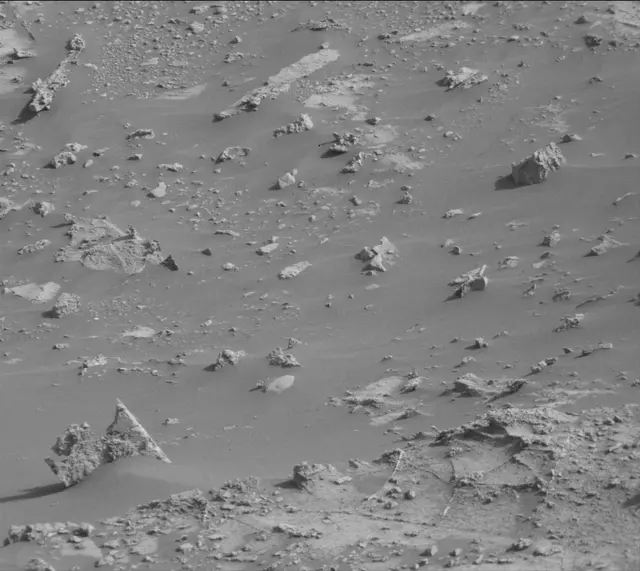 Sol 2679: Mast Camera (Mastcam)