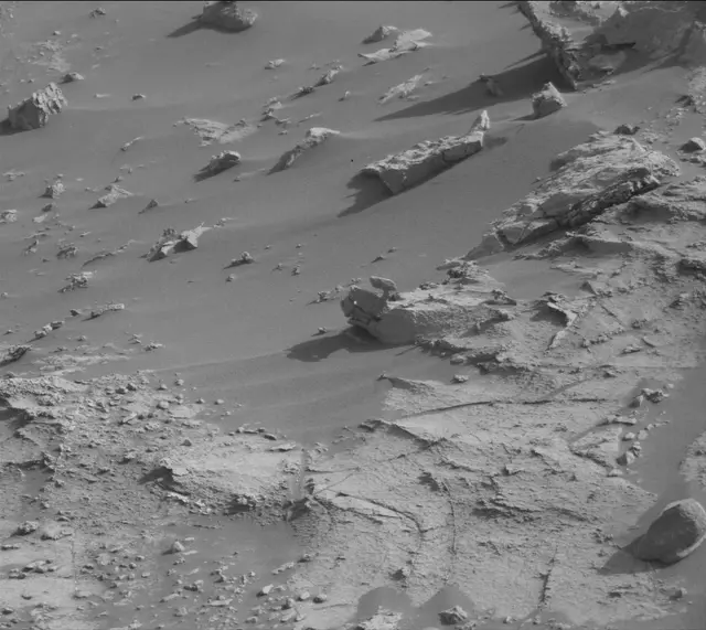 Sol 2679: Mast Camera (Mastcam)
