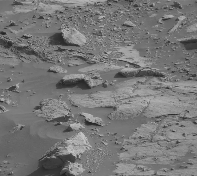 Sol 2679: Mast Camera (Mastcam)