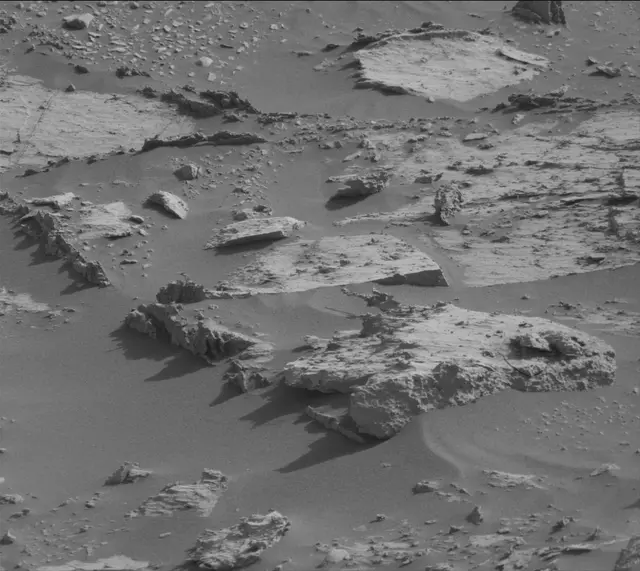 Sol 2679: Mast Camera (Mastcam)