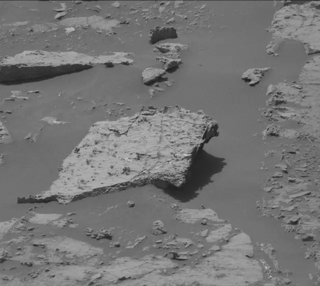 Sol 2680: Mast Camera (Mastcam)