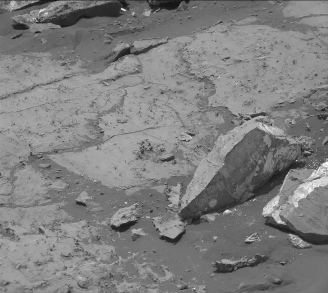 Sol 2680: Mast Camera (Mastcam)