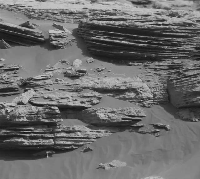 Sol 2684: Mast Camera (Mastcam)