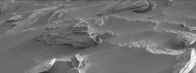 Sol 2685: Mast Camera (Mastcam)