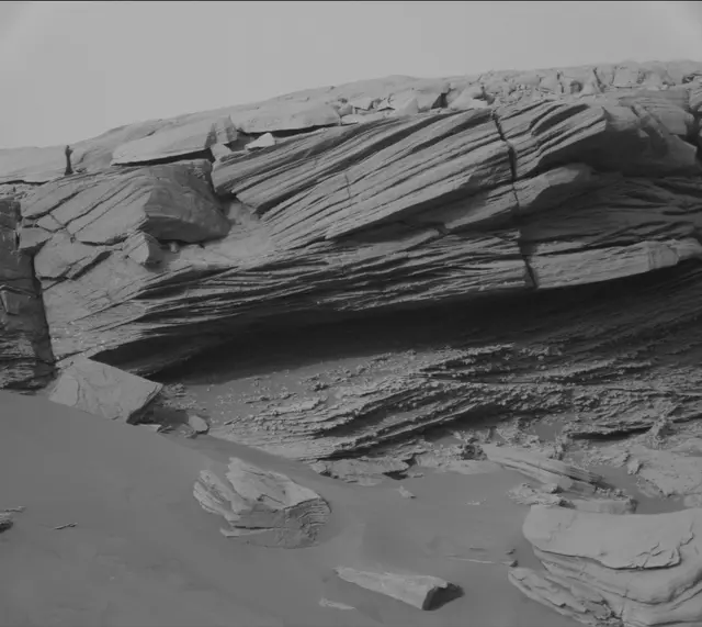 Sol 2685: Mast Camera (Mastcam)