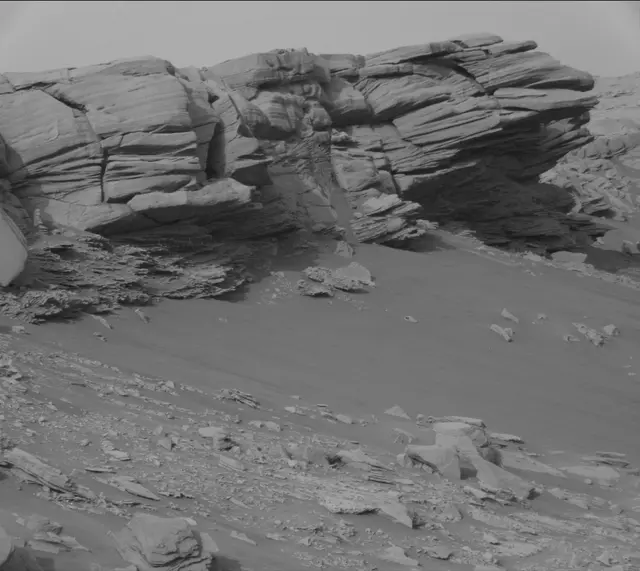 Sol 2685: Mast Camera (Mastcam)