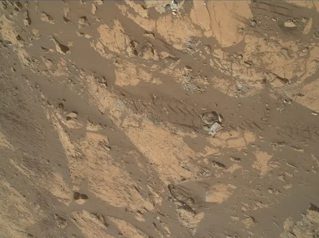 Sol 2687: Mars Hand Lens Imager (MAHLI)