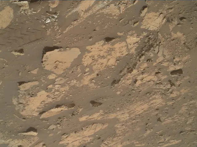 Sol 2687: Mars Hand Lens Imager (MAHLI)
