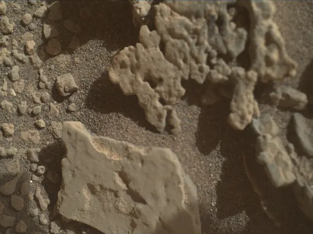 Sol 2687: Mars Hand Lens Imager (MAHLI)