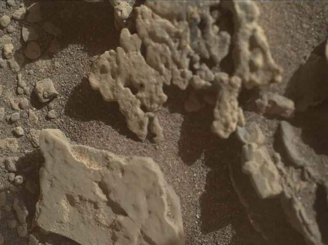 Sol 2687: Mars Hand Lens Imager (MAHLI)