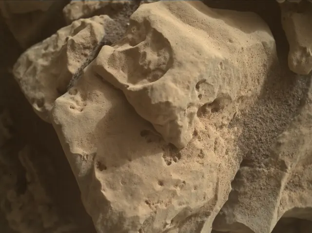 Sol 2690: Mars Hand Lens Imager (MAHLI)