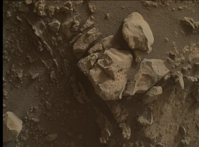 Sol 2690: Mars Hand Lens Imager (MAHLI)