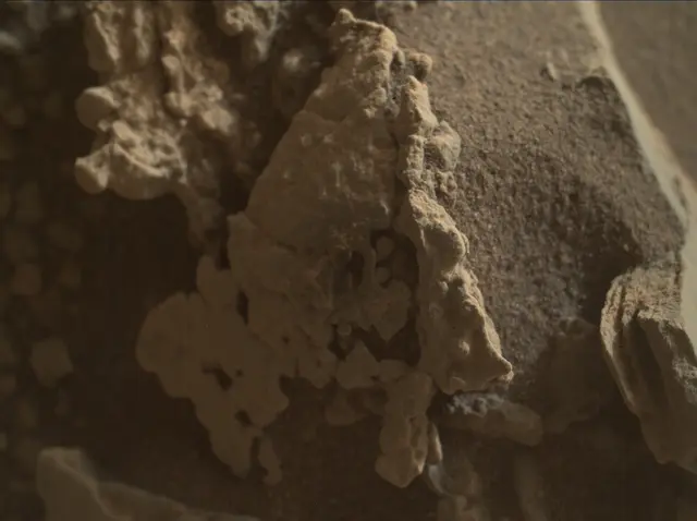 Sol 2690: Mars Hand Lens Imager (MAHLI)