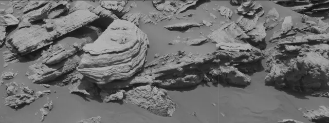 Sol 2692: Mast Camera (Mastcam)