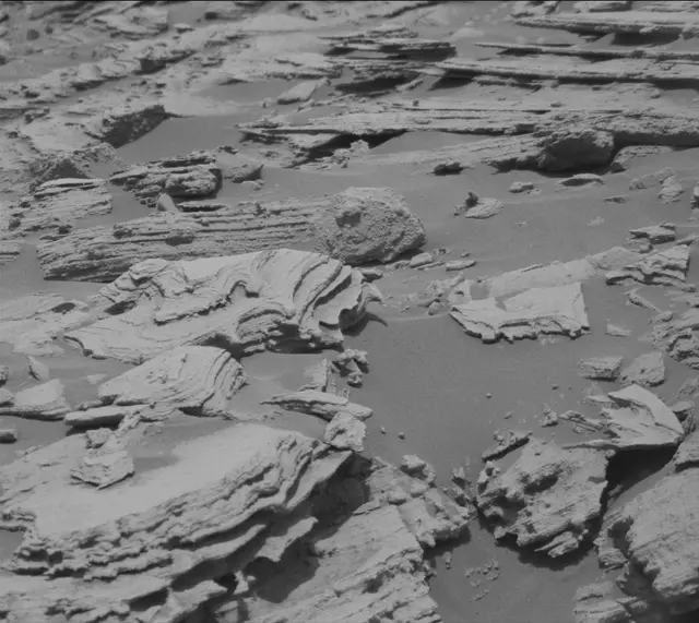 Sol 2692: Mast Camera (Mastcam)