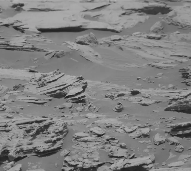 Sol 2692: Mast Camera (Mastcam)