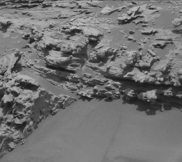 Sol 2692: Mast Camera (Mastcam)