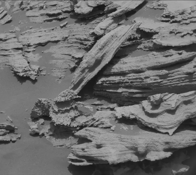 Sol 2692: Mast Camera (Mastcam)