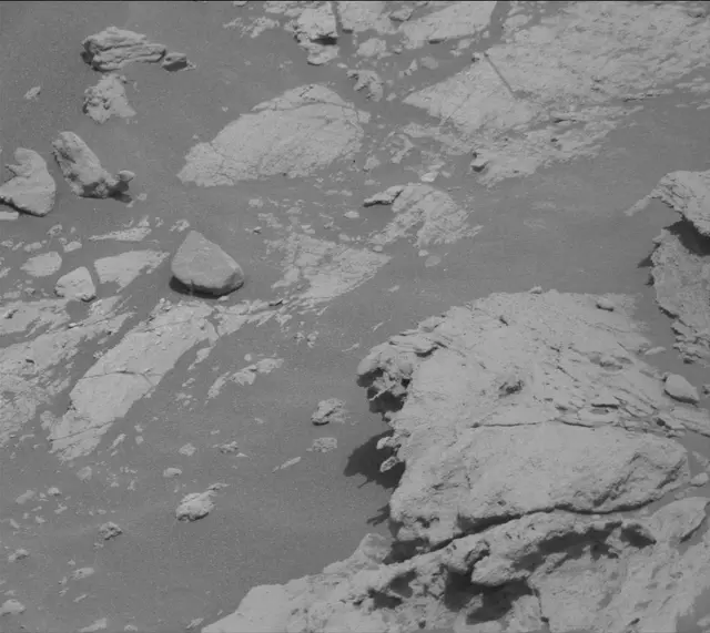 Sol 2693: Mast Camera (Mastcam)