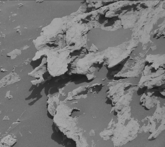 Sol 2693: Mast Camera (Mastcam)