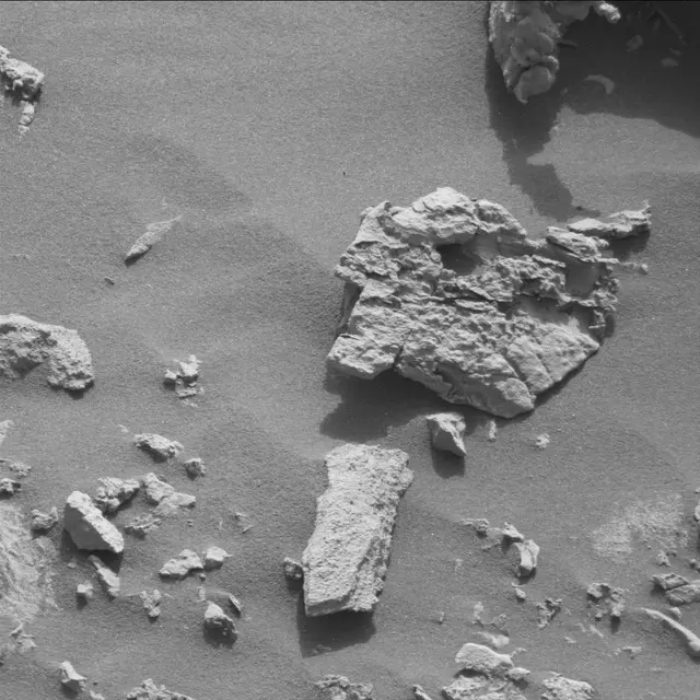 Sol 2693: Mast Camera (Mastcam)