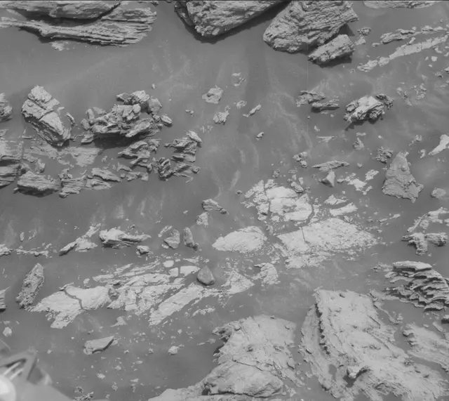 Sol 2695: Mast Camera (Mastcam)