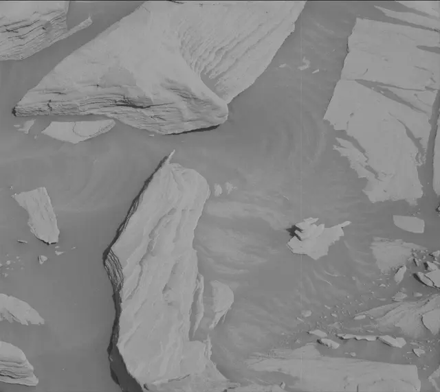 Sol 2695: Mast Camera (Mastcam)